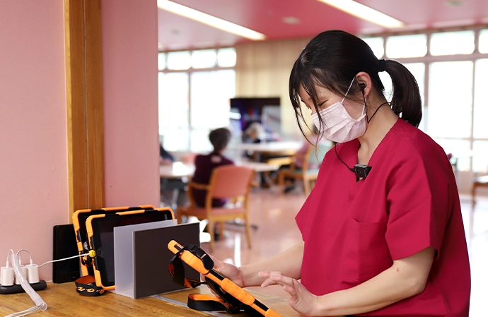 導入事例 IP200H 作業の手を止めることなく、いつでも話せる