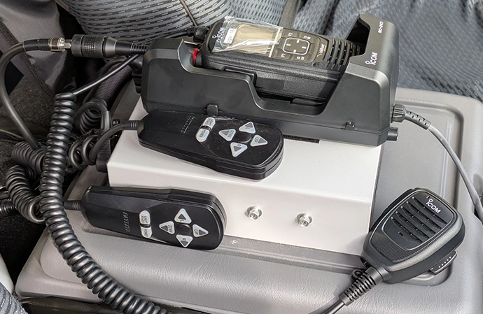 導入事例 ドッキングステーションとスピーカーマイク