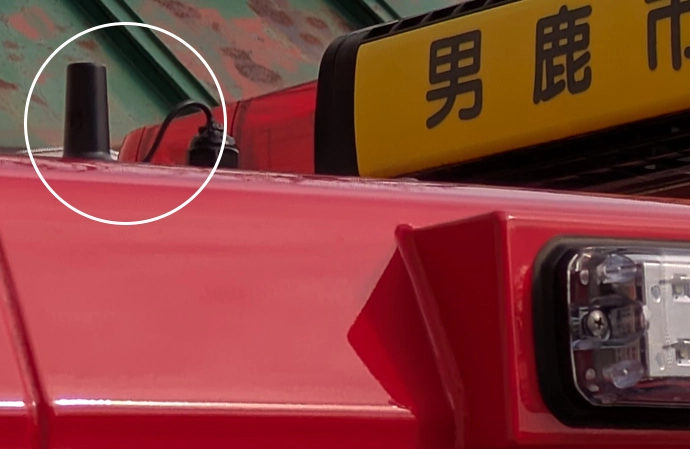 導入事例 小さな黒の突起が車載アンテナ