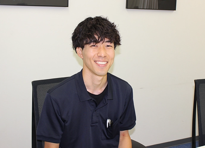 先輩インタビュー サービス部